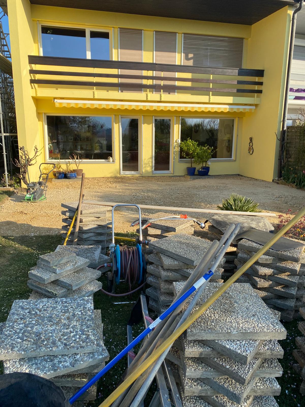 Avant travaux : terrasse et dalles existantes