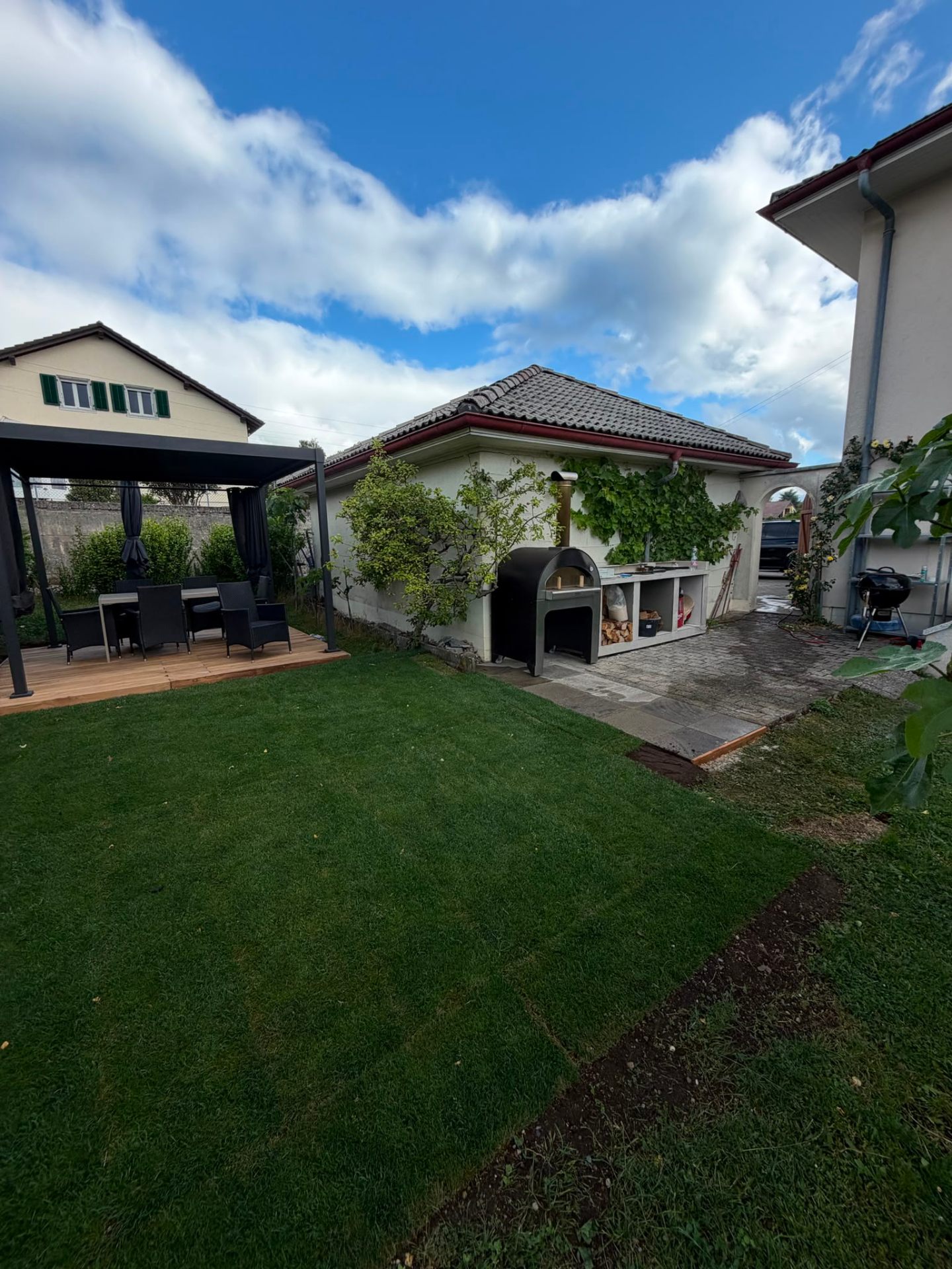 Terrasse en teck, pergola bioclimatique & cuisine d'été