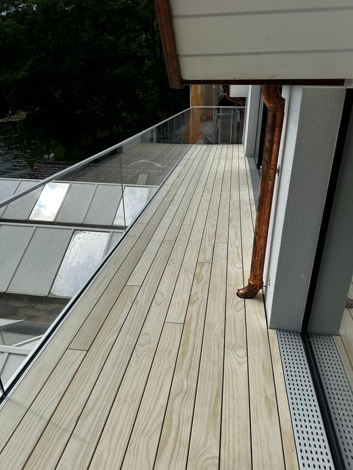 Terrasse de balcon en Accoya — Allaman